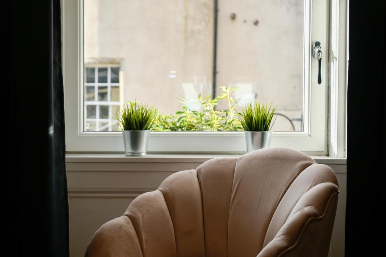 The Gallery Apartment - Oban Town Centre Apartment, Walkable To Ferry Terminal Bagian luar foto